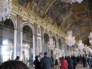 v_mirrors The Gallery of Mirrors. Wow.