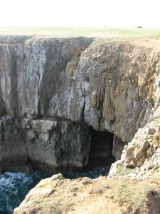 img_2939 Rugged cliffs and sea caves.
