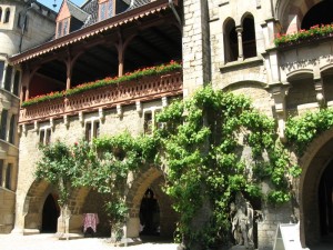 marienburg_courtyard View of the courtyard of the castle.
